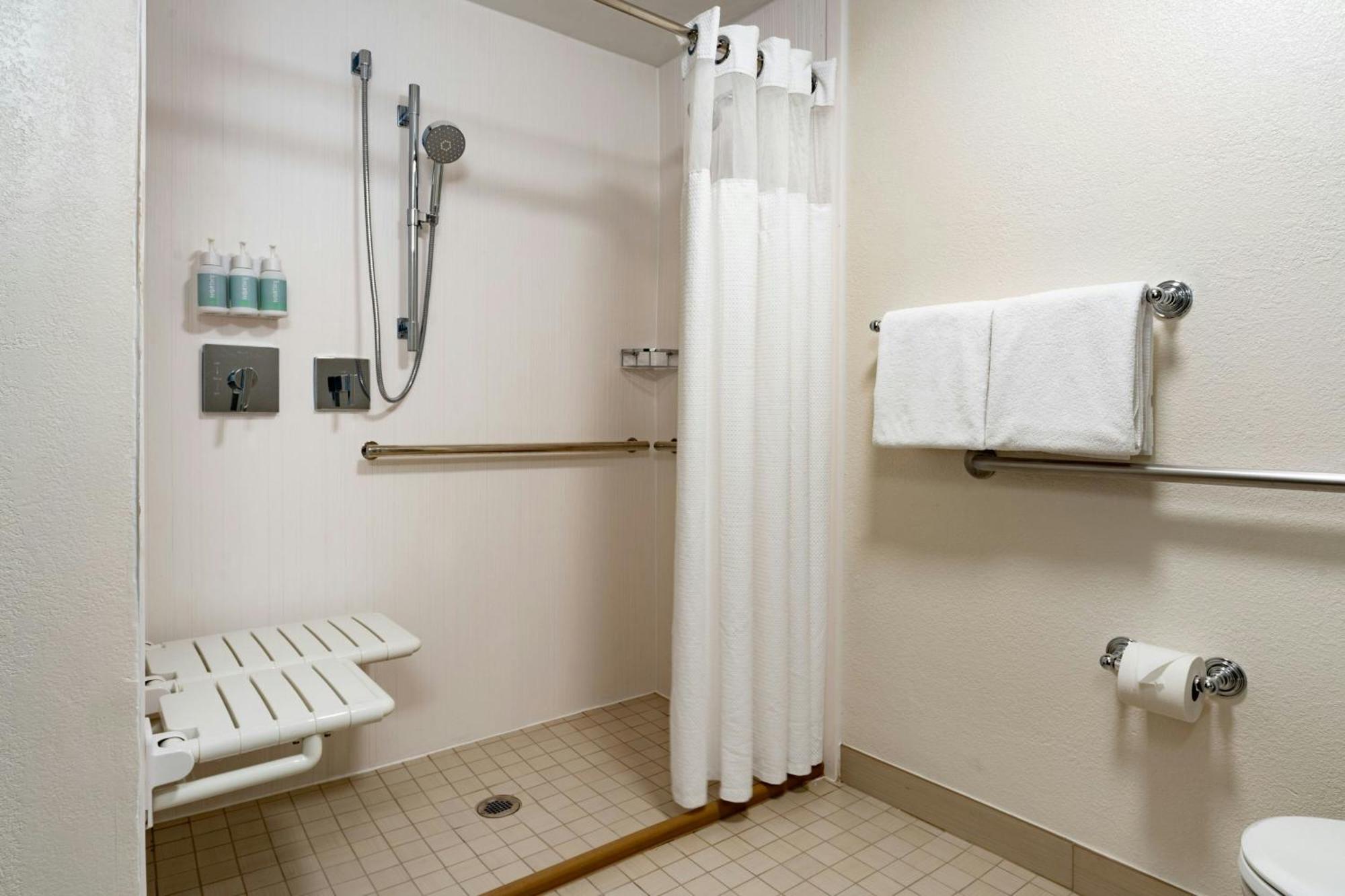 Courtyard Tampa Westshore/Airport Экстерьер фото
