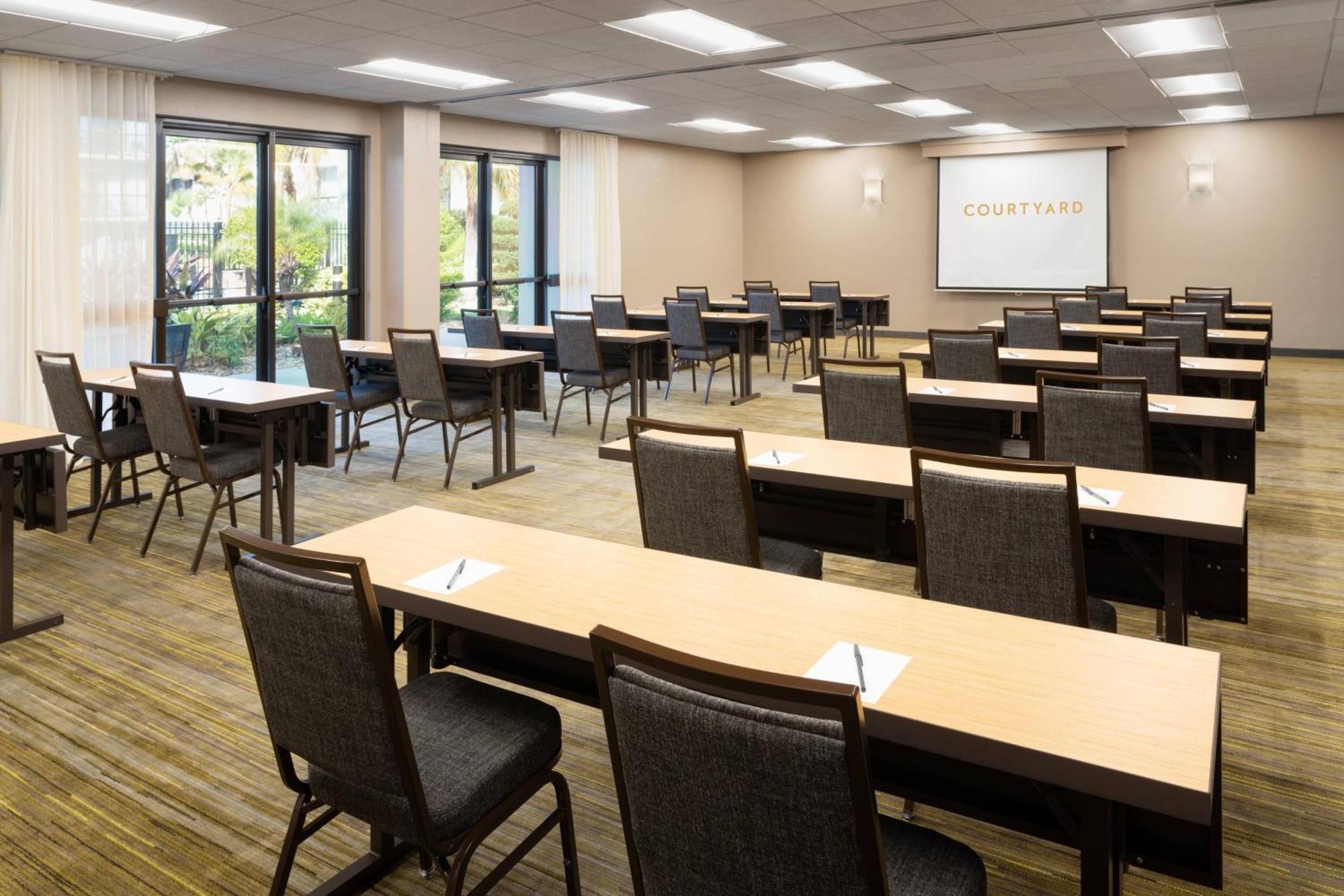 Courtyard Tampa Westshore/Airport Экстерьер фото