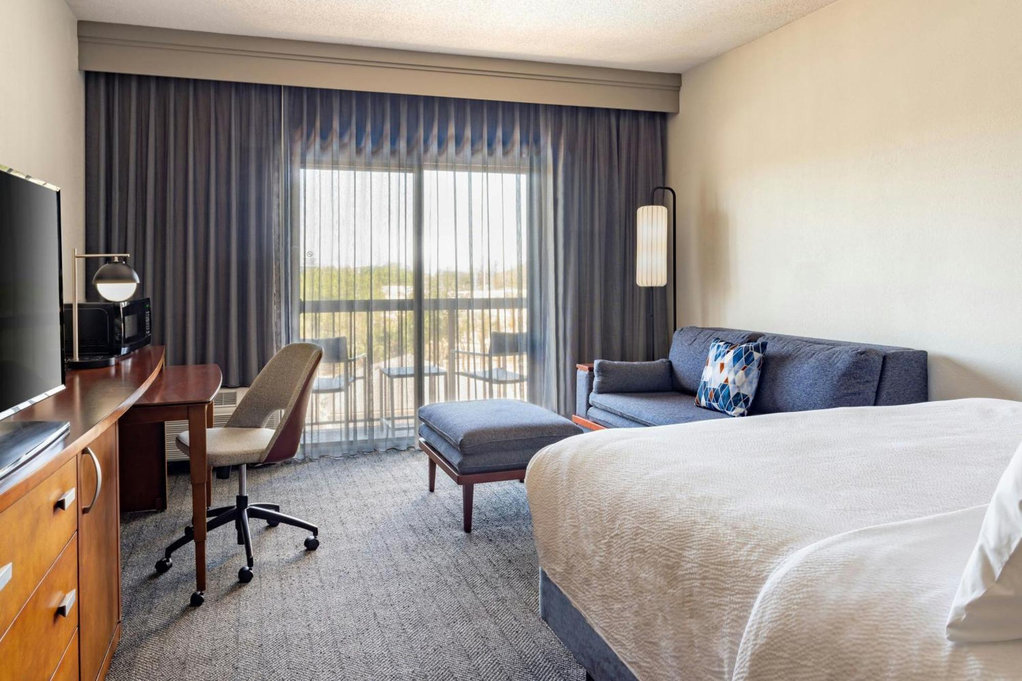 Courtyard Tampa Westshore/Airport Экстерьер фото