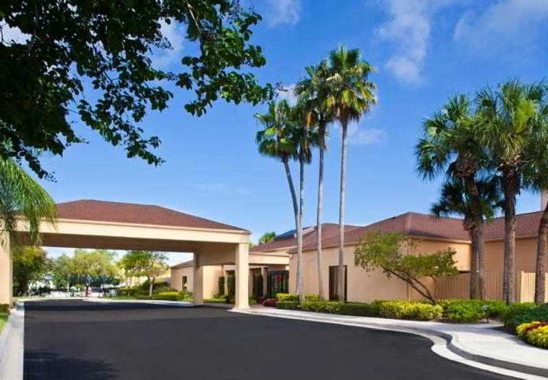 Courtyard Tampa Westshore/Airport Экстерьер фото